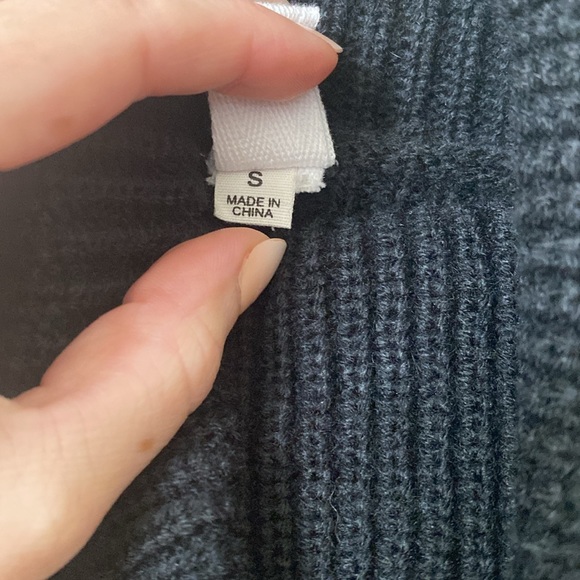 *NWOT* CY Fashion Striped Turtleneck Sweater🖤 - Picture 7 of 9